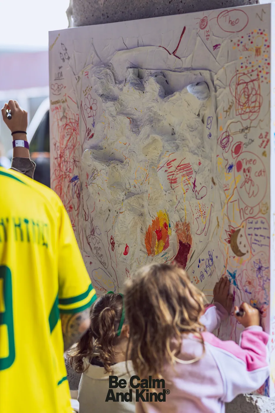 Kids drawing wall at Kaya na Gandaia