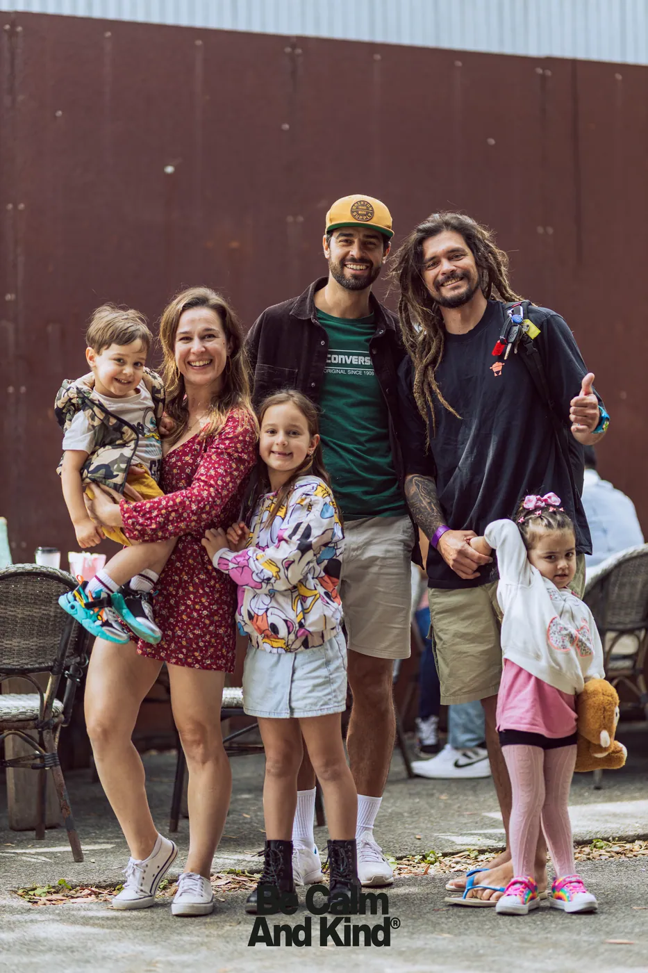 Family at Kaya na Gandaia, Dust Temple