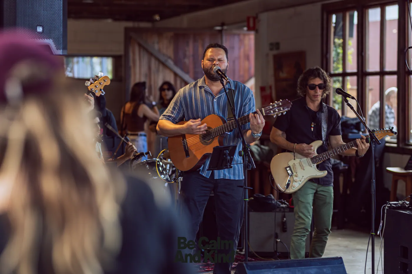 Live music at Kaya na Gandaia, Dust Temple